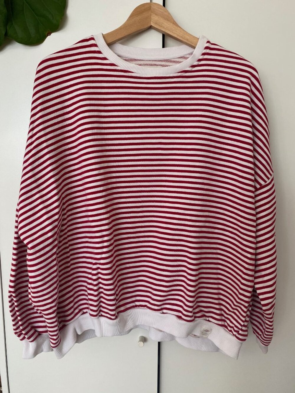 Women Baggy Crewneck Red Stripes Pull & Bear Size M Fit Like XL